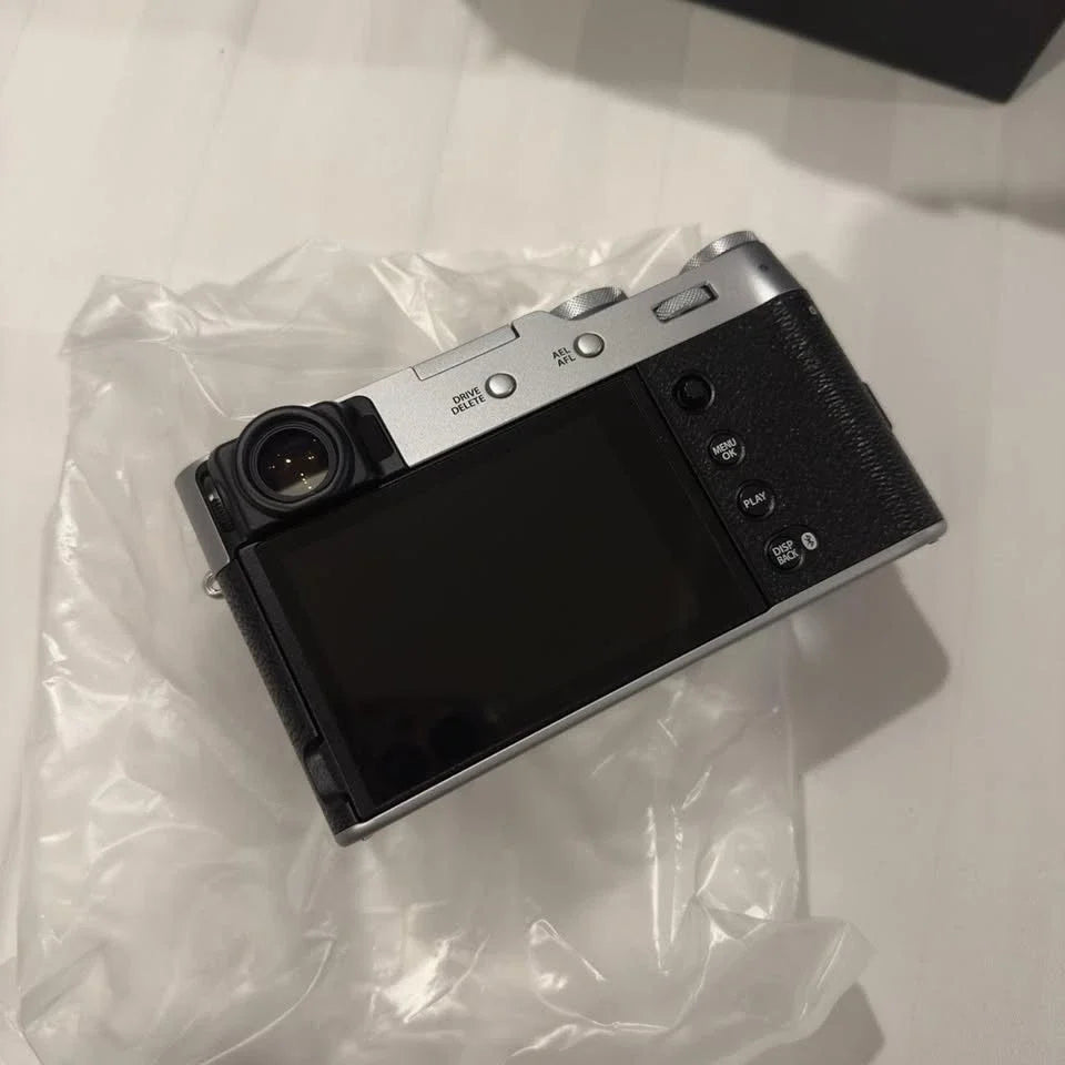 Fujifilm X100VI 40.2MP Compact Digital Camera Silver - New Condition